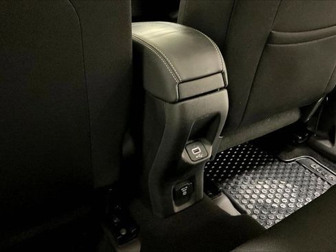 Used 2022 Jeep Renegade Latitude w/ Sun/Sound Group image 34