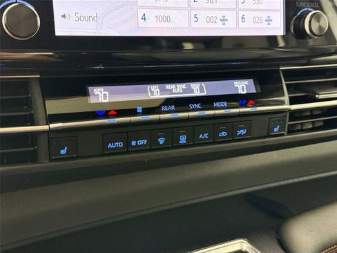 Certified 2023 Toyota Sienna XSE image 27