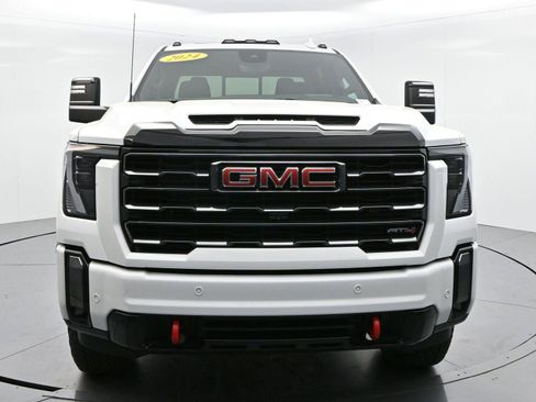 Used 2024 GMC Sierra 2500 AT4 w/ Technology Package AWD/4WD image 2