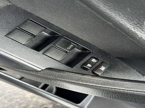 Used 2018 Toyota Corolla LE FWD image 8