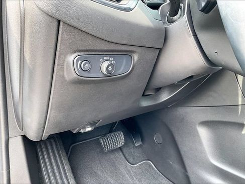 Used 2024 Chevrolet Equinox LT FWD image 30
