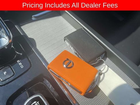 Used 2023 Volvo XC60 B5 Ultimate w/ Climate Package AWD/4WD image 36