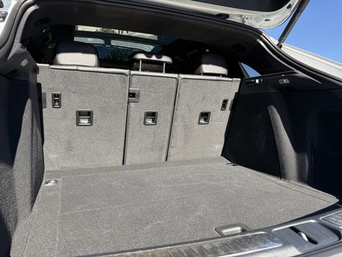 Used 2025 Porsche Macan image 33