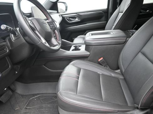 Used 2024 Chevrolet Suburban RST RWD image 12