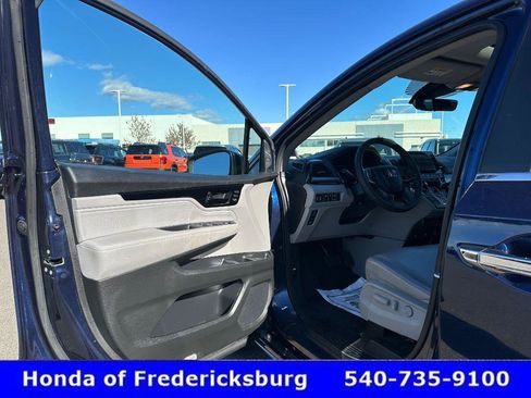 Certified 2024 Honda Odyssey Touring image 31