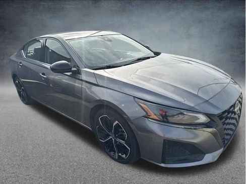 Used 2024 Nissan Altima 2.5 SR FWD image 8