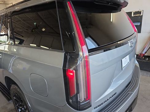 Certified 2023 Cadillac Escalade Sport Platinum w/ LPO, ONYX Package AWD/4WD image 38