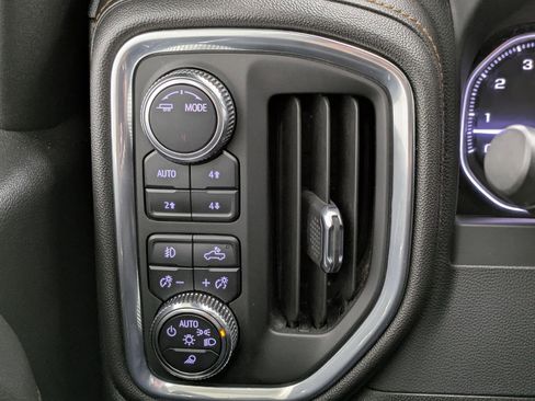 Used 2022 GMC Sierra 1500 AT4 w/ AT4 Preferred Package image 12