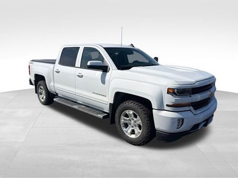 Used 2018 Chevrolet Silverado 1500 LT w/ All Star Edition AWD/4WD image 9
