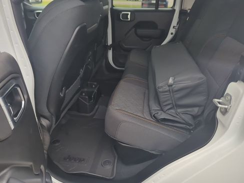 New 2025 Jeep Gladiator Mojave w/ Convenience Group image 37