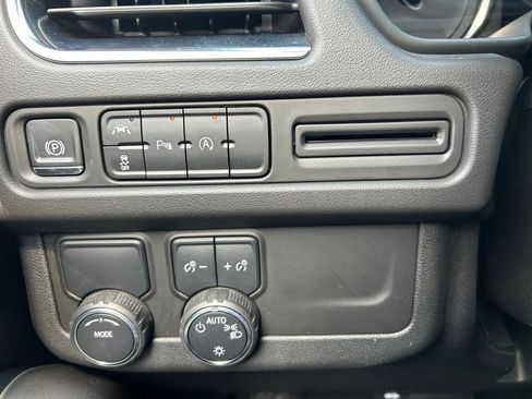 Used 2024 Chevrolet Tahoe LS RWD image 52