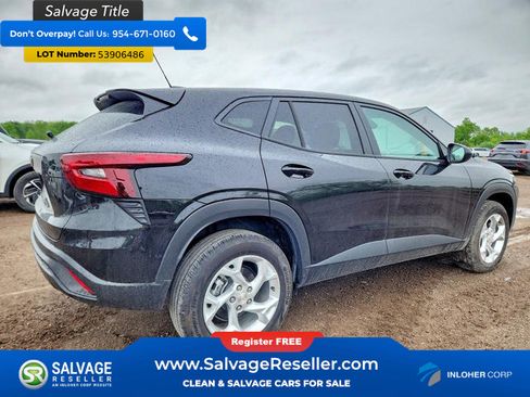 Used 2025 Chevrolet Trax LS w/ LS Convenience Package FWD image 4