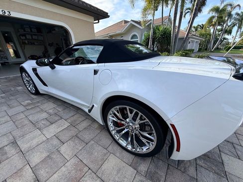 Used 2016 Chevrolet Corvette Z06 w/ 3LZ Preferred Equipment Group RWD image 19