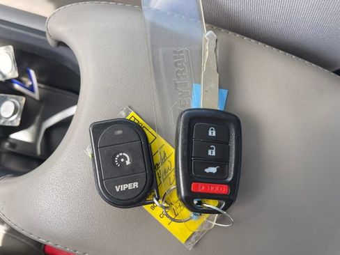 Used 2017 Honda HR-V LX image 11