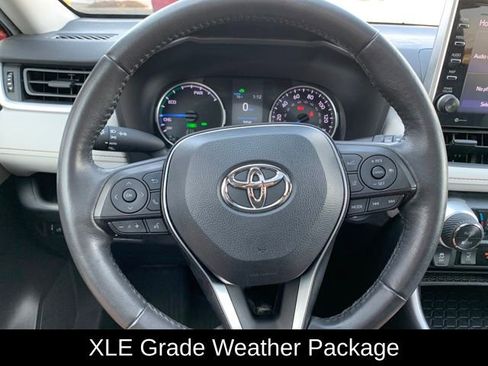 Used 2022 Toyota RAV4 XLE w/ Convenience Package image 18