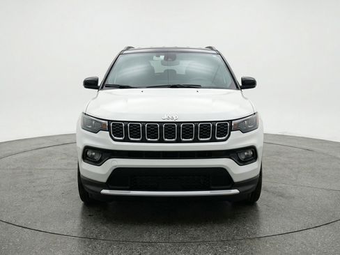 Used 2025 Jeep Compass Limited AWD/4WD image 2