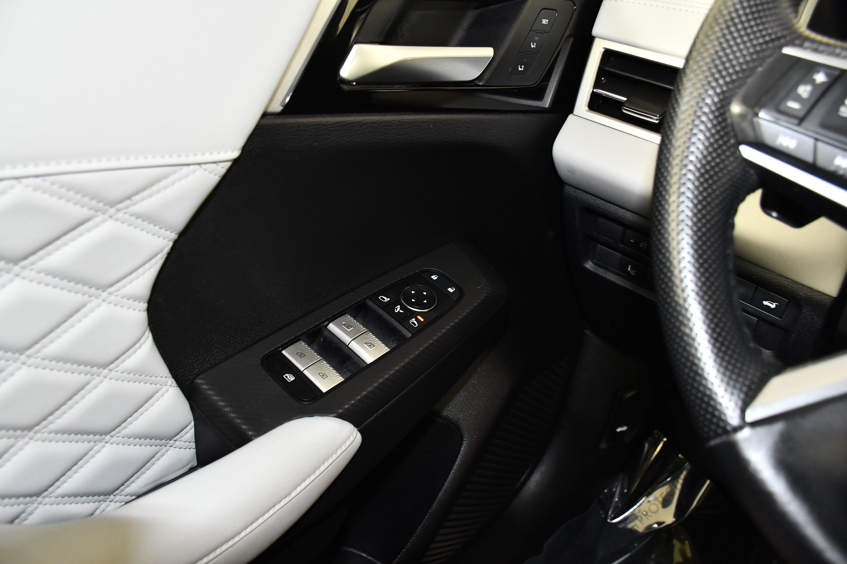 Used 2024 Mitsubishi Outlander SEL AWD/4WD image 31