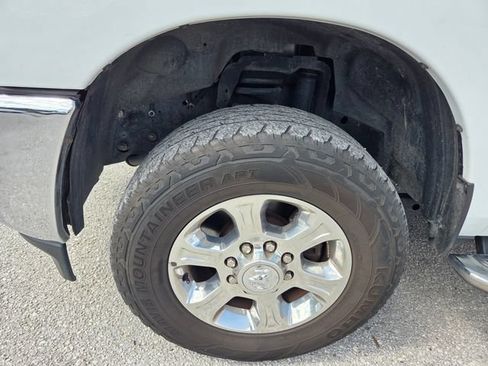 Used 2024 RAM 2500 Big Horn AWD/4WD image 7