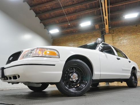 Used 2000 Ford Crown Victoria Police Interceptor RWD image 3