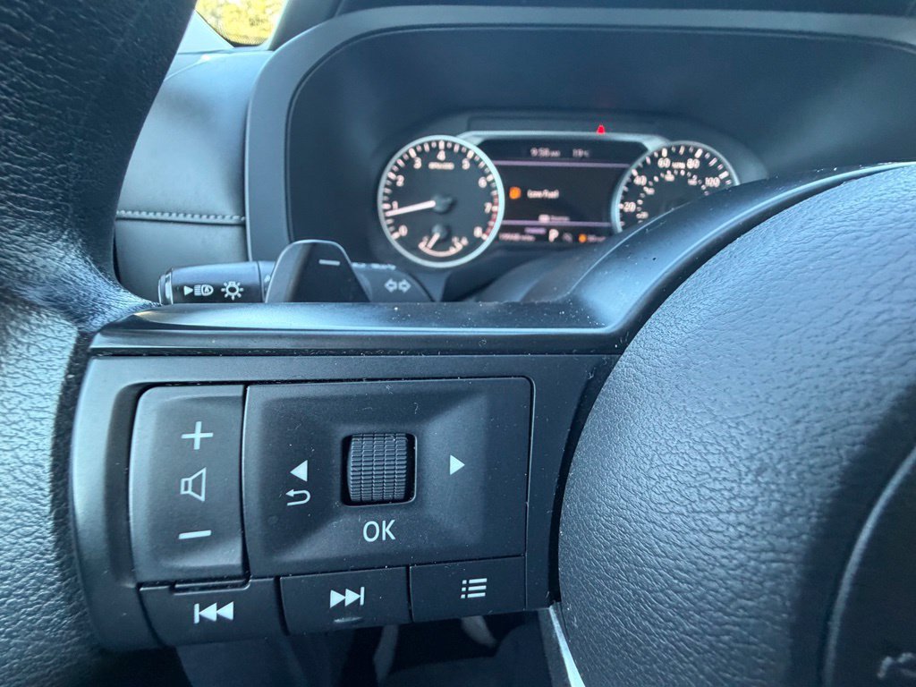 Used 2023 Nissan Pathfinder S FWD image 19