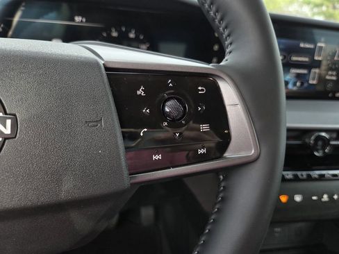 Used 2025 Nissan Murano SV image 18