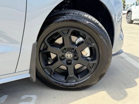 Certified 2026 Toyota Sienna XLE Woodland Edition AWD/4WD image 6