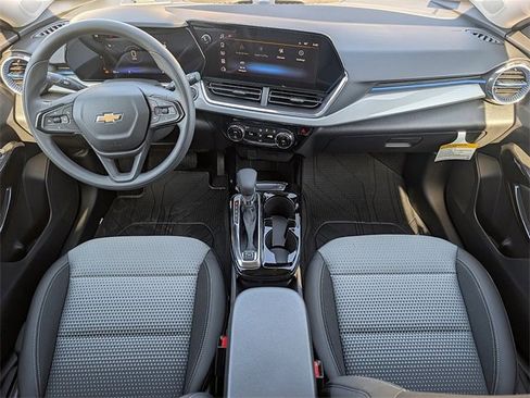 New 2026 Chevrolet Trax LT image 14