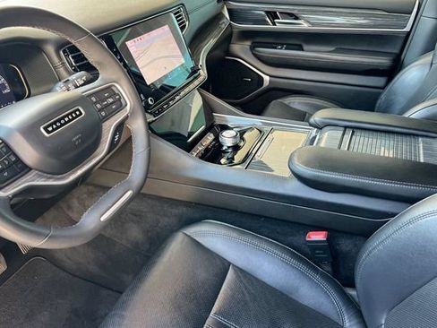 Used 2022 Jeep Wagoneer Series III RWD image 10