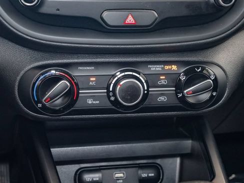 Used 2024 Kia Soul LX w/ Option Group 015 FWD image 17