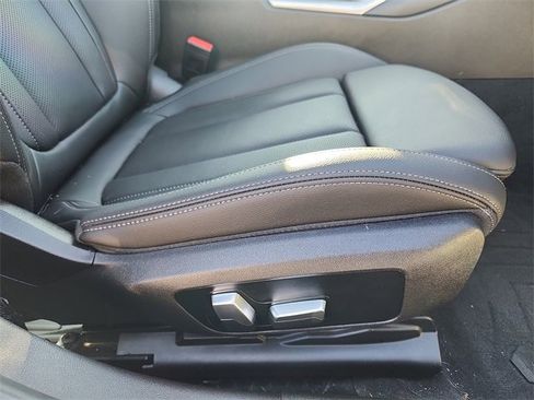 Used 2023 BMW 330i xDrive Sedan w/ Premium Package image 33