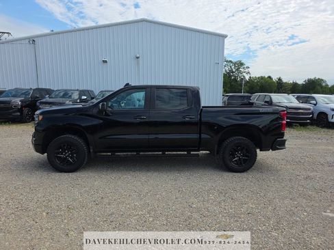 Used 2025 Chevrolet Silverado 1500 LT Trail Boss w/ LT Trail Boss Premium Package AWD/4WD image 3