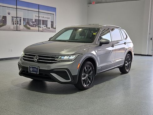 Certified 2023 Volkswagen Tiguan SE FWD image 4