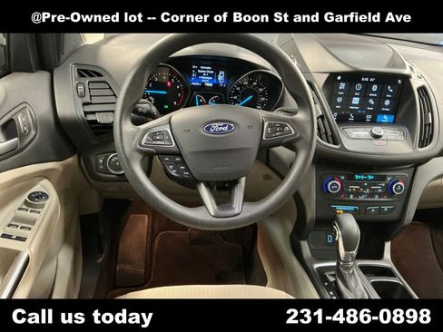 Used 2019 Ford Escape SE image 18