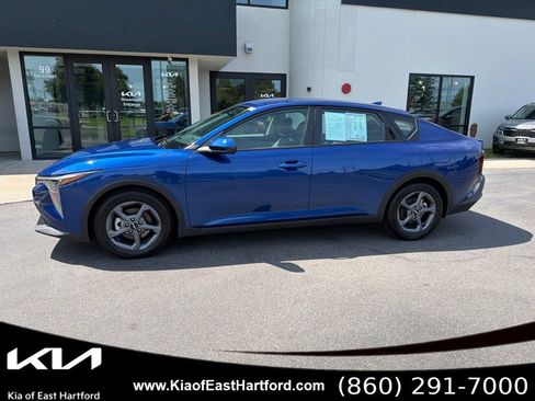 Used 2025 Kia K4 FWD image 2