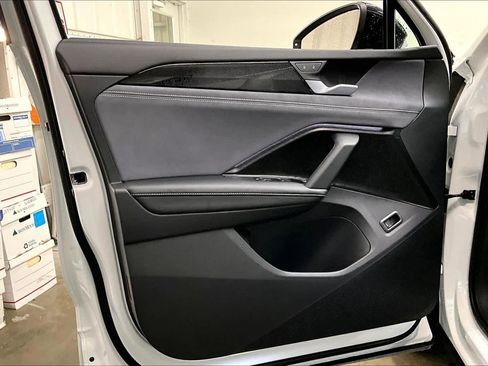 New 2026 Volkswagen Tiguan SE R-Line image 24