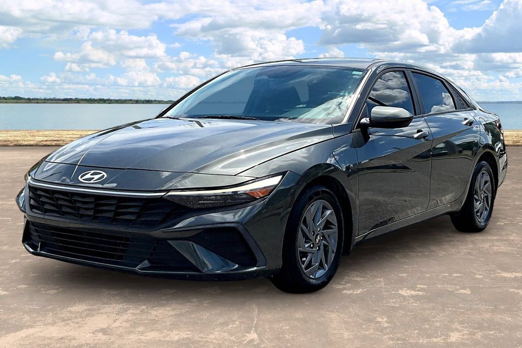 Used 2024 Hyundai Elantra Blue FWD image 1