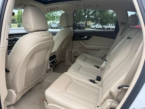 Used 2019 Audi Q7 3.0T Prestige w/ Prestige Package AWD/4WD image 8