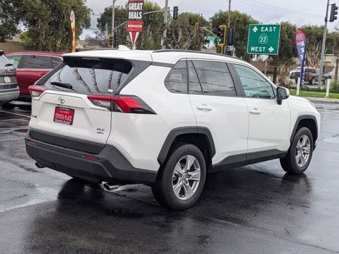 Used 2025 Toyota RAV4 XLE image 8