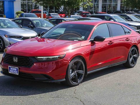 Used 2023 Honda Accord Sport image 3