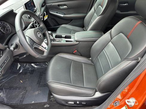 Certified 2025 Nissan Sentra SR w/ SR Premium Package FWD image 7