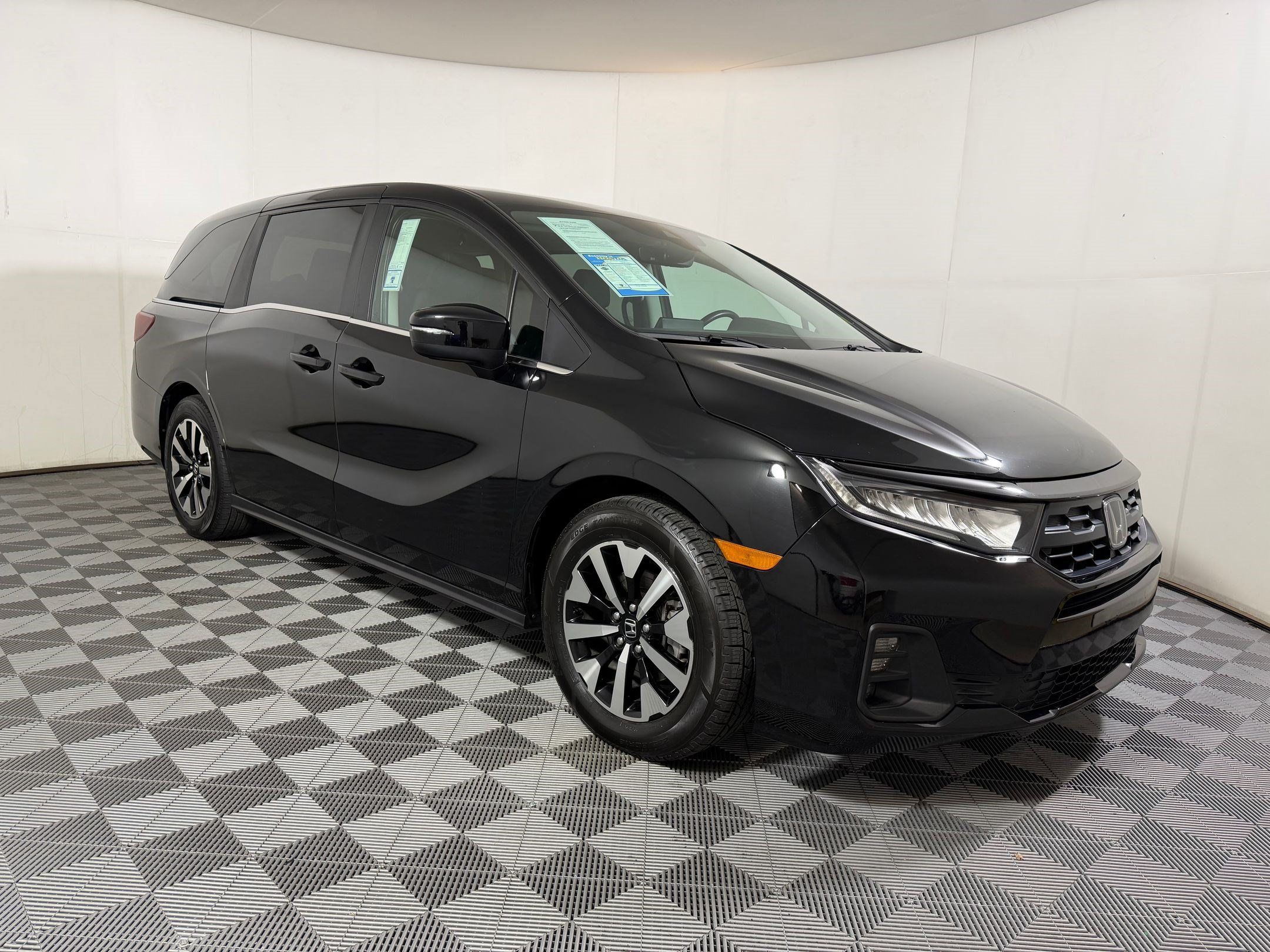 Used 2025 Honda Odyssey EX-L image 6