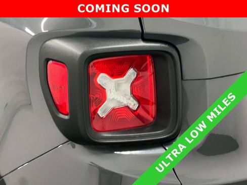 Certified 2023 Jeep Renegade Latitude AWD/4WD image 10