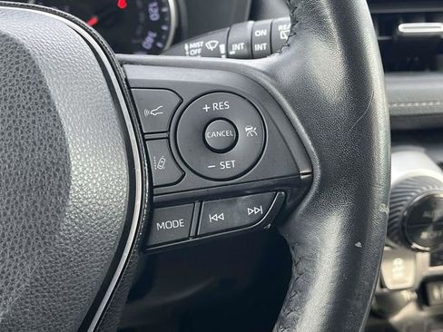 Used 2019 Toyota RAV4 XLE Premium image 29