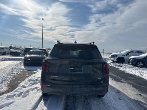 Certified 2025 Kia Sorento X-Line EX image 4