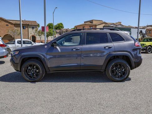 Used 2022 Jeep Cherokee Trailhawk w/ Premium Leather Package AWD/4WD image 7