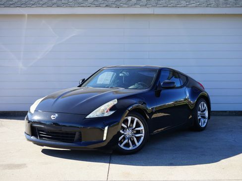Used 2014 Nissan 370Z Coupe image 10