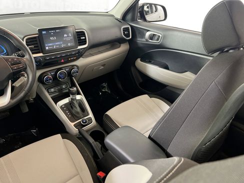 Used 2023 Hyundai Venue SEL w/ Cargo Package image 22