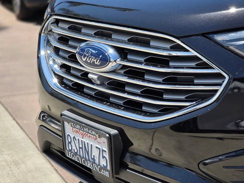 Used 2019 Ford Edge Titanium w/ Equipment Group 301A FWD image 7
