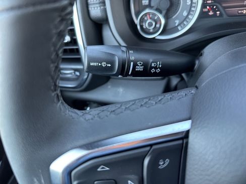 Used 2025 RAM 1500 Laramie image 30