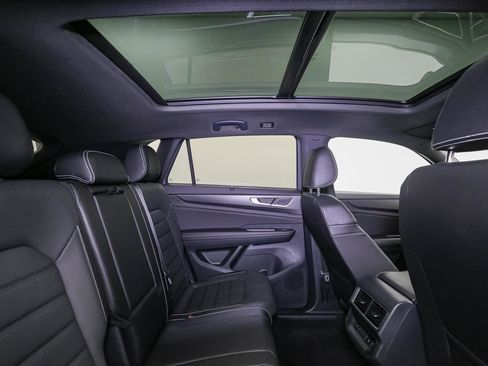 Used 2025 Volkswagen Atlas Cross Sport SEL R-Line image 27